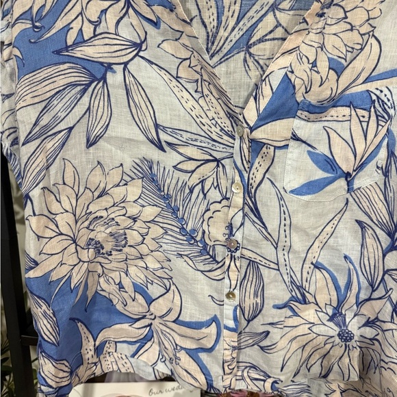H by Halston Blue and White Floral Button-Down Shirt 100% linen top size  medium - Picture 2 of 6